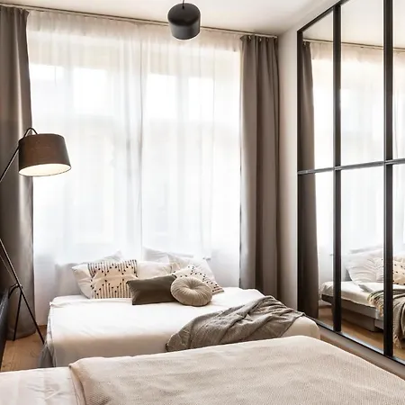 פראג Turnkey I Main Bus Station Apartments מראה חיצוני תמונה
